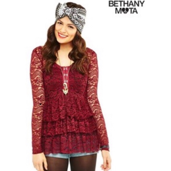 Aeropostale Tops - Aeropostale lace top